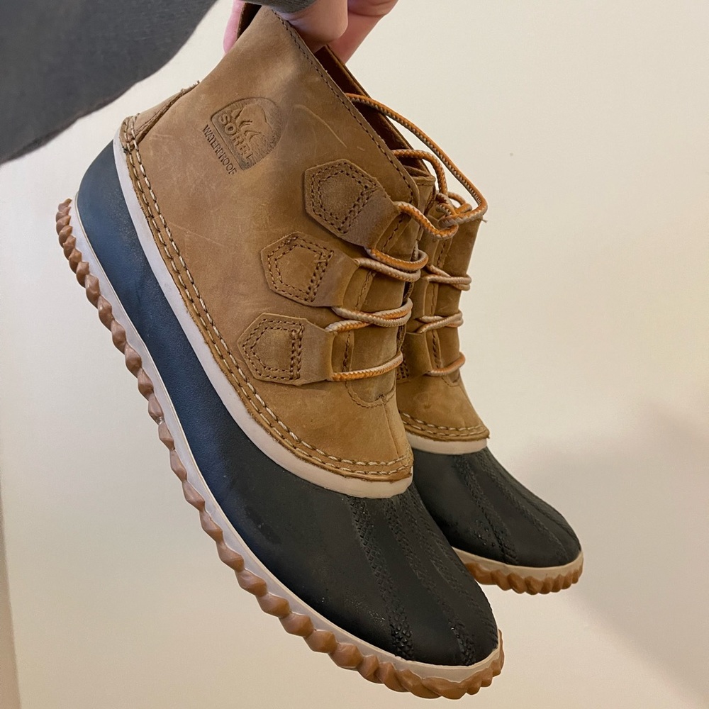 Sorel Out N About Duck Boot *never worn*